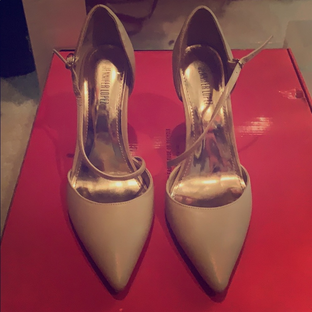 Beige heels